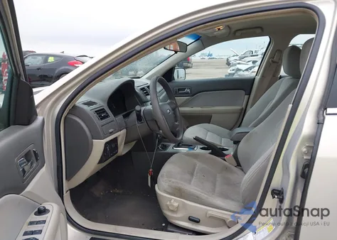 2010 Ford Fusion Se из США, поврежденный, VIN 3FAHP0HA8AR121085